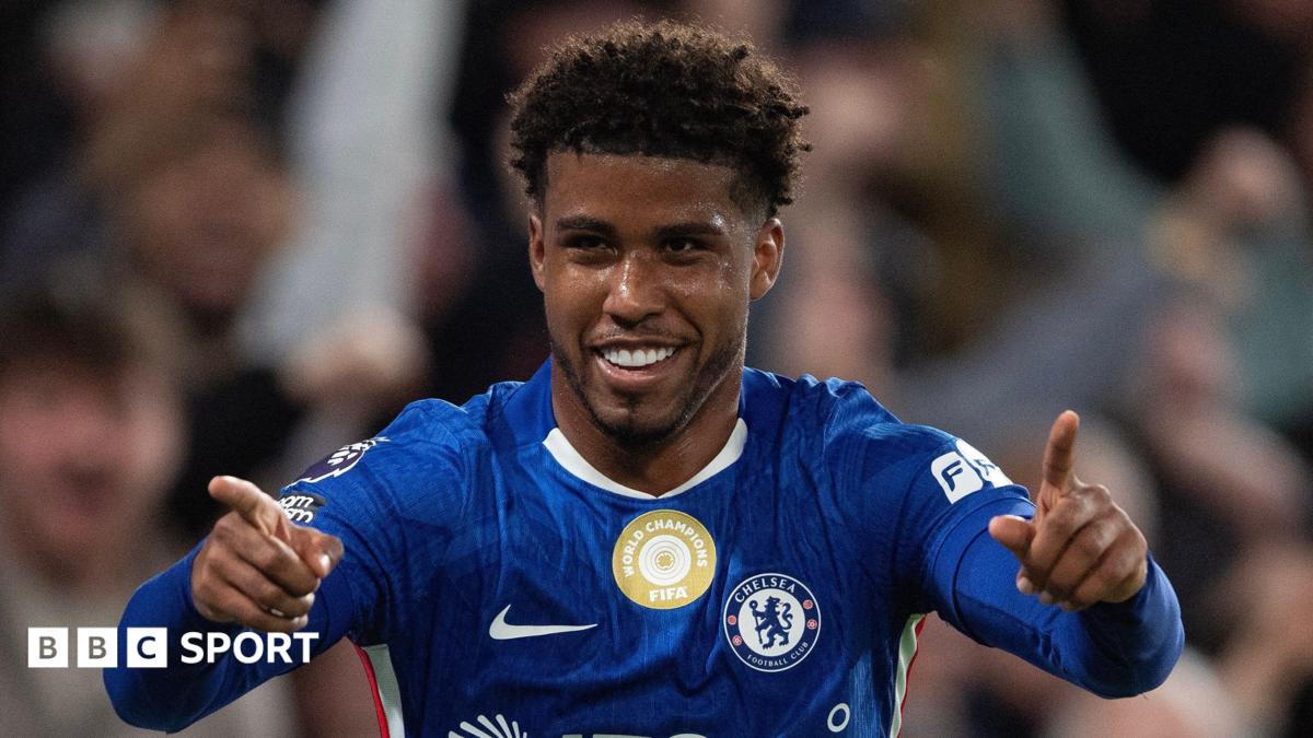 Man Utd monitor Ugarte injury amid Santos interest